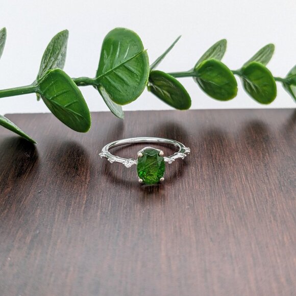 1.27cts Tsavorite Garnet Ring in Solid 14K Gold with Earth Mined Diamond Accents - Picture 5 of 7